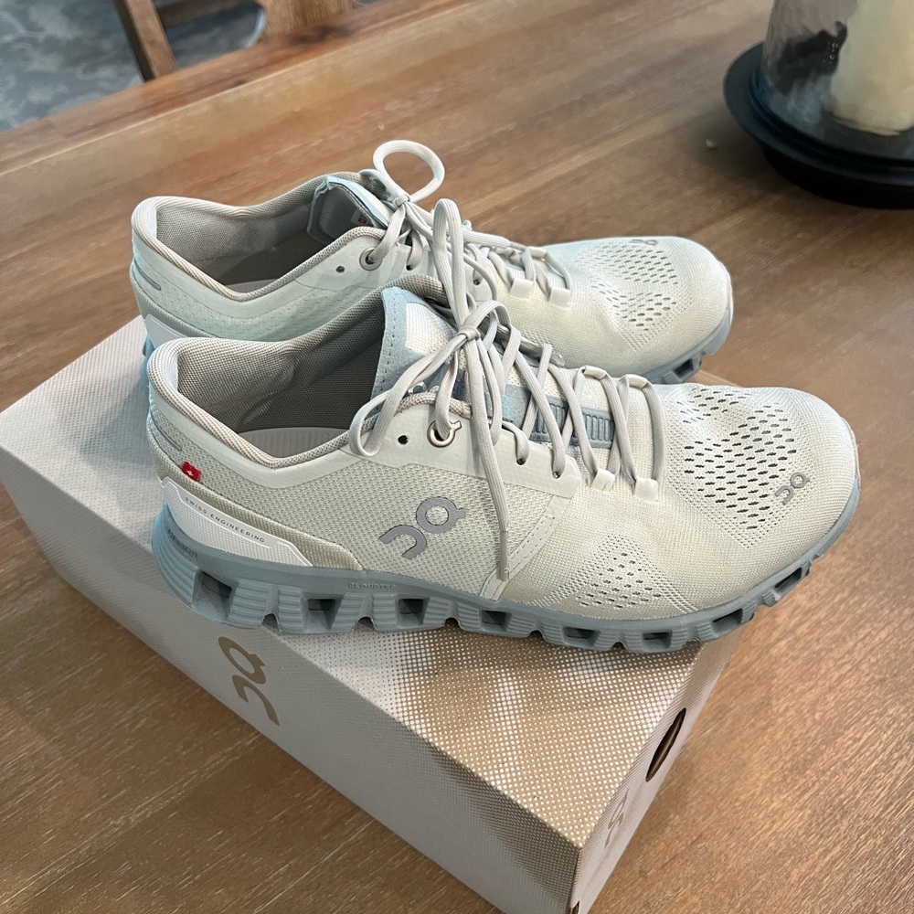 On Running Cloud X Women’s Sneakers